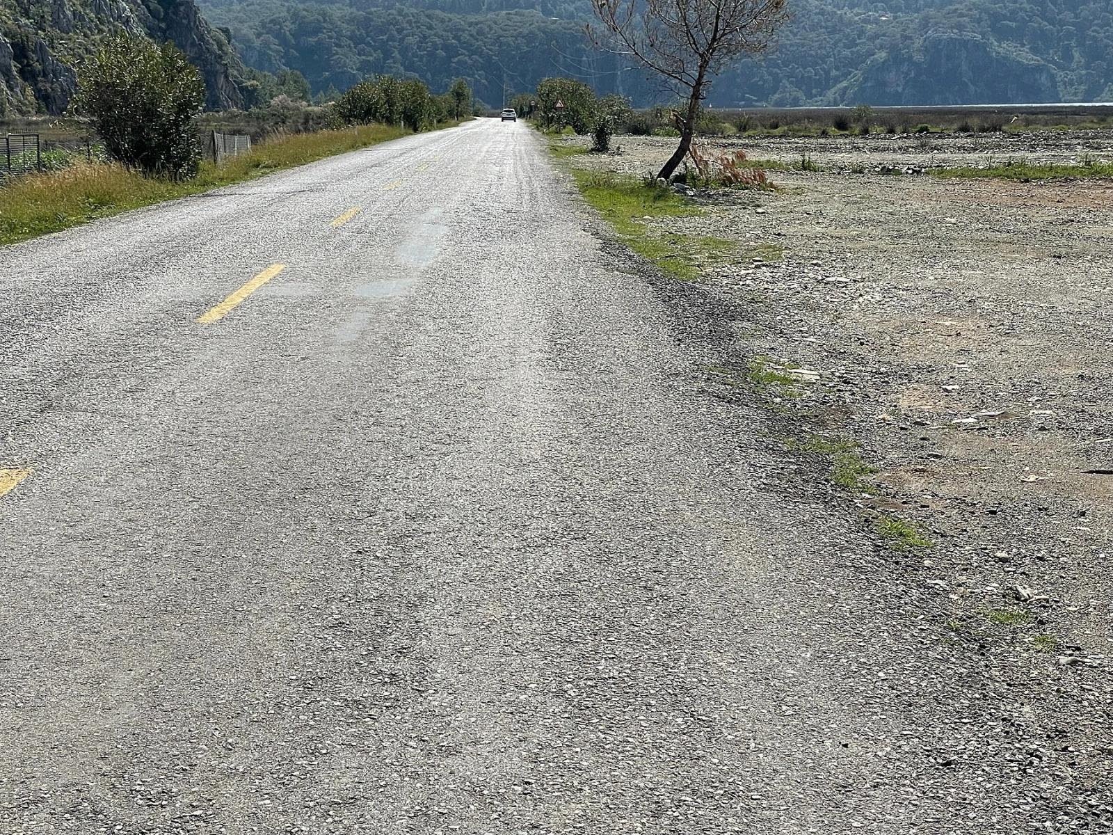 19.600 M² Großes Grundstück Zum Verkauf, Direkt An Der Straße Dalyan Iztuzu Beach Gelegen.
