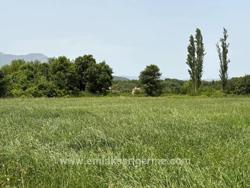 2100 M2 Großes Grundstück Zum Verkauf In Okçular Marmaris.