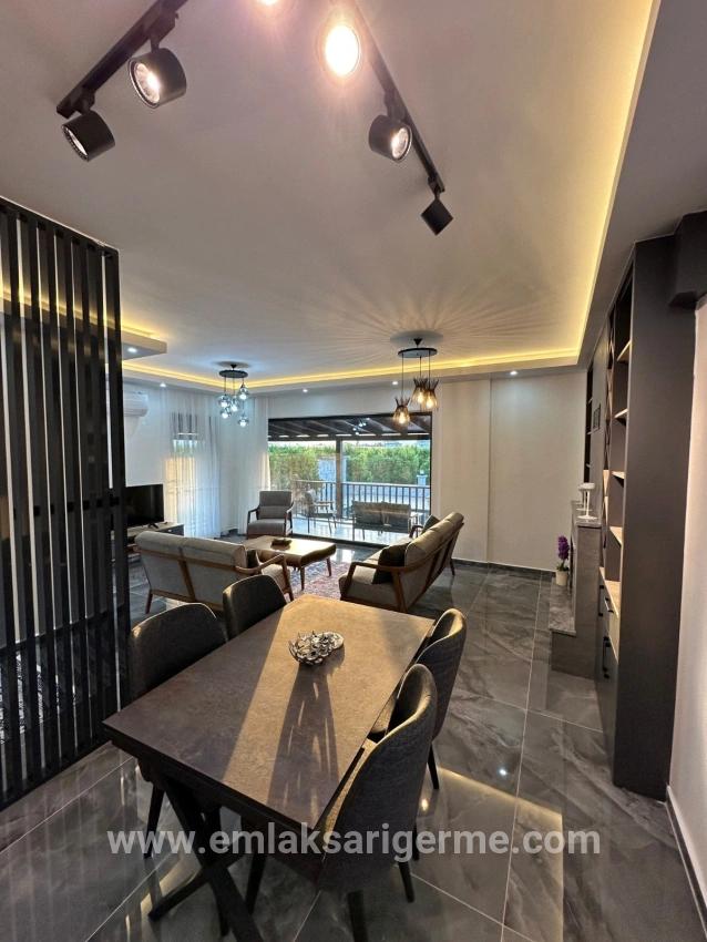 4+1 Villa Zum Verkauf In Eskiköy, Gelegen Auf Einem 14.136 M² Großen Grundstück