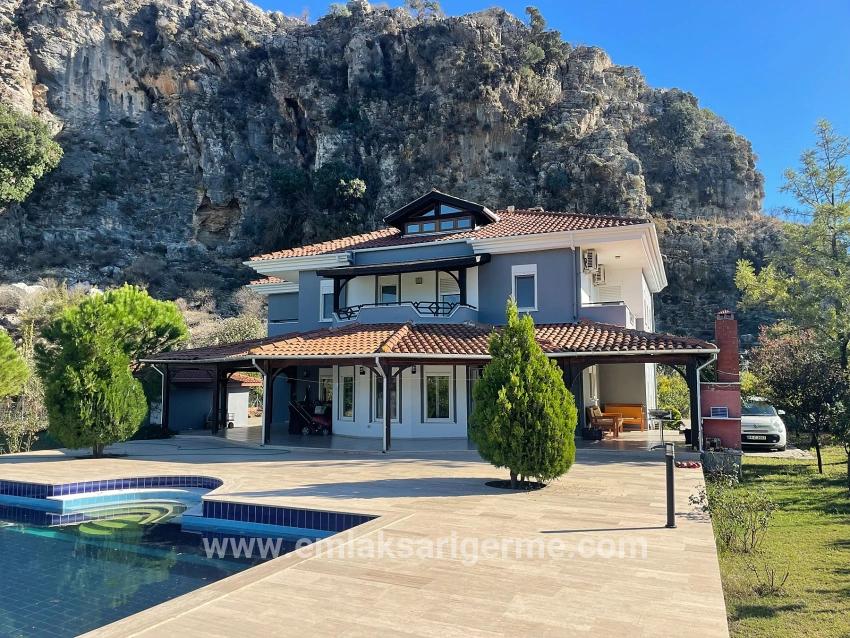 4+2 Villa Zum Verkauf Auf Einem 6000 M² Großen Grundstück In Dalyan Gülpınar