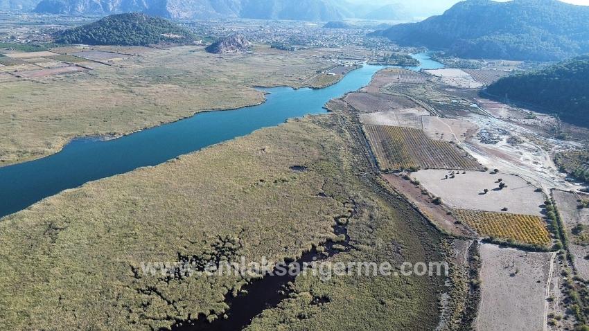3210 M² Großes 2b-grundstück In Çandır, Direkt Am Seeufer, Zu Verkaufen