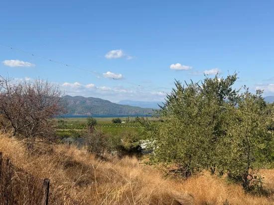 In Dalyan Karadağ Seeblick 5.000m2 zu verkaufen Acker