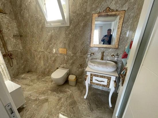 Vip-villa In Gökbel Zu Verkaufen, Auf Einem 5000 M² Großen Grundstück Mit Freiem Meerblick.