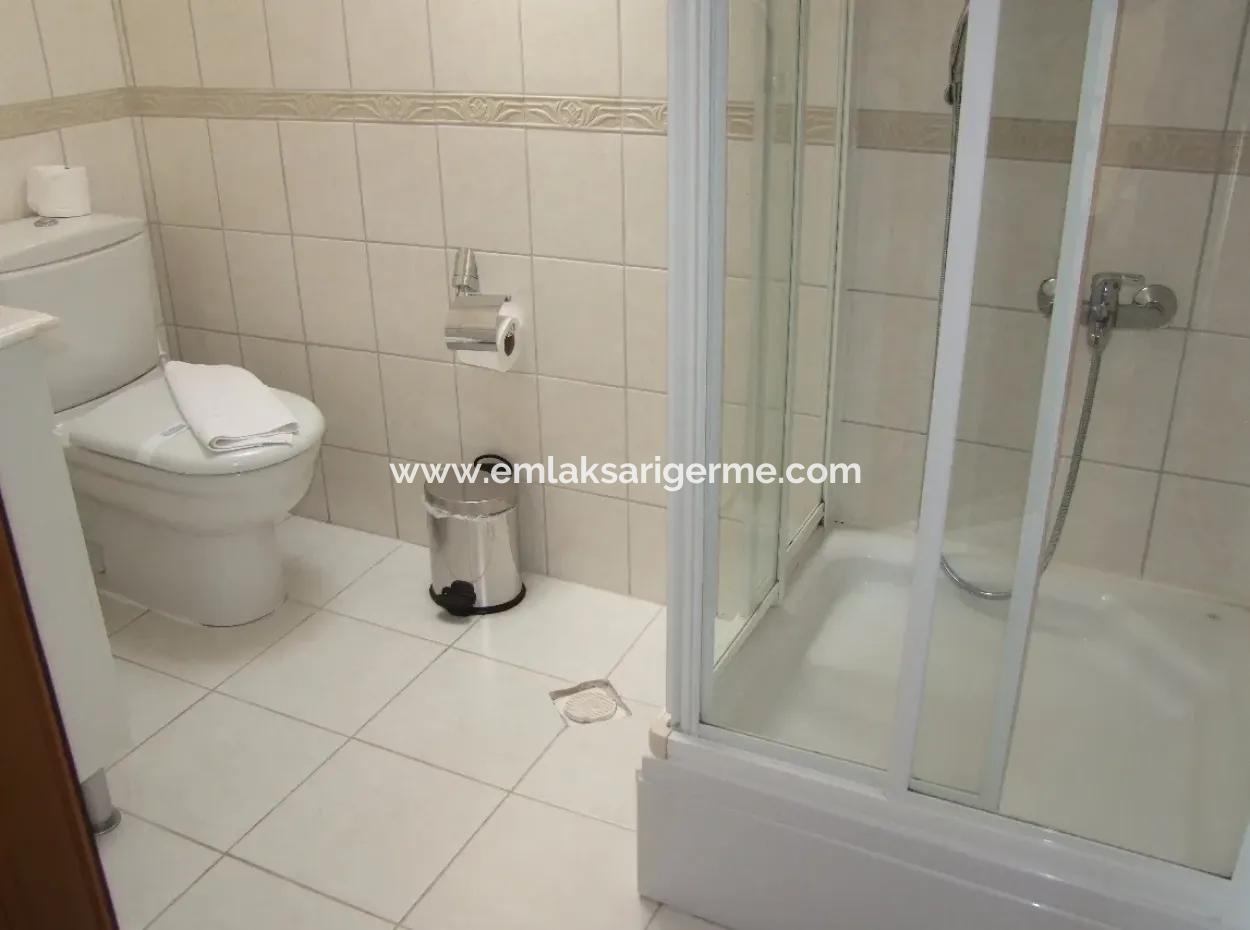 Der Malerische See Und Der Kanal In Die Lagune Zum Meer, Luxus-Villa Zum Verkauf In Der Königlichen Gräber Von Maras