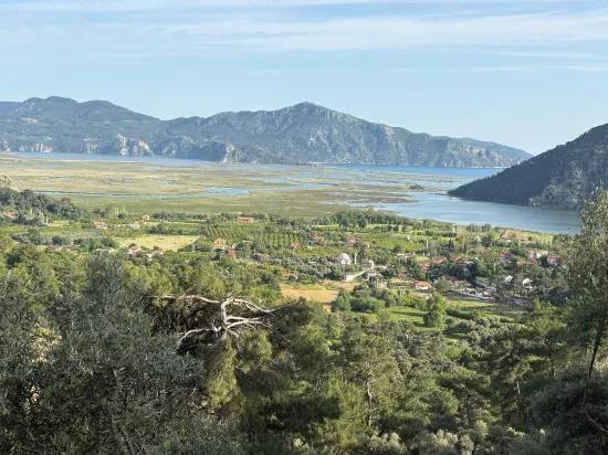 In Çandır, a 1252m2 field for sale with lake and nature view