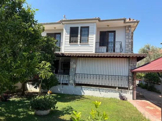 в центре Dalyan внутри участка 300m2 вилла 3+1 на продажу
