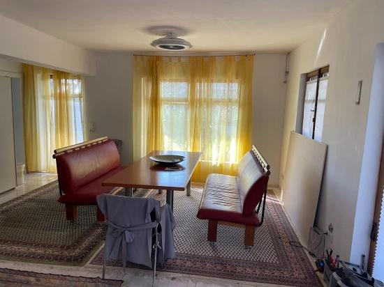 Продается Отдельно Стоящий Одноэтажный Дом На Участке Площадью 2882 М2 В Городе Эскикёй.