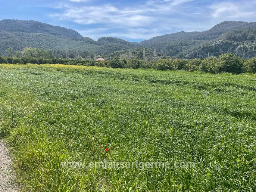 Ortaca Okçular Mah. Satılık Arsa - Konut İmar Durumlu - 736 m²