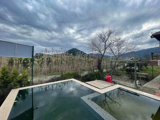 Dalyan'da 11.000m2 Arsa İçerisinde Satılık Butil Otel Ve Bungalov