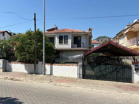 Dalyan Merkezde 300m2 arsa İçinde 3+1 satılık villa