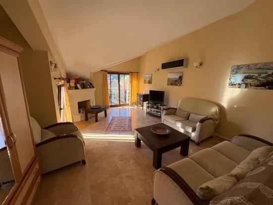 Dalyan Maraş'ta kral mezarları manzaralı 4+1 satılık villa