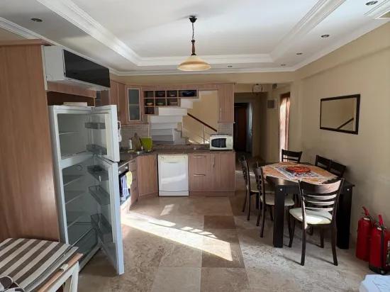 Dalyan Maraş'ta kral mezarları manzaralı 4+1 satılık villa