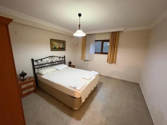 Dalyan Maraş'ta kral mezarları manzaralı 4+1 satılık villa
