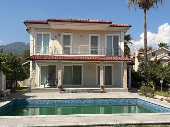 Dalyan Gülpınar'da 520m2 arsa İçerisinde 4+1 satılık villa