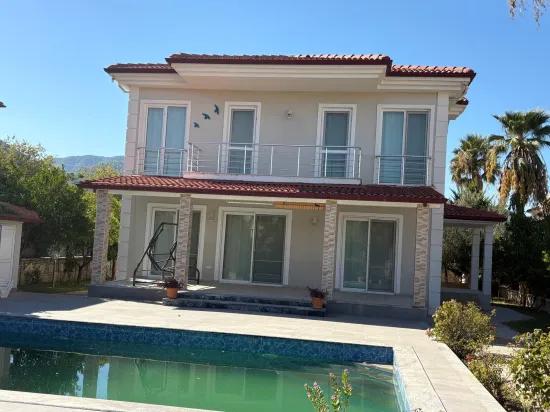 Dalyan Gülpınar'da 520m2 arsa İçerisinde 4+1 satılık villa