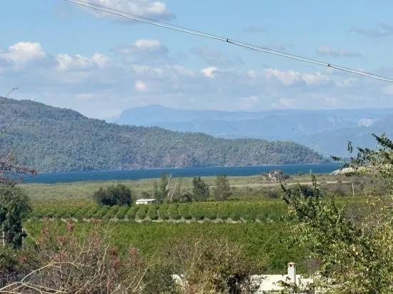 Dalyan Karadağ'da göl manzaralı 5.000m2 satılık tarla