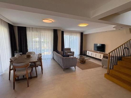 Dalyan'da Gülpınar'da Satılık 4+1 Villa