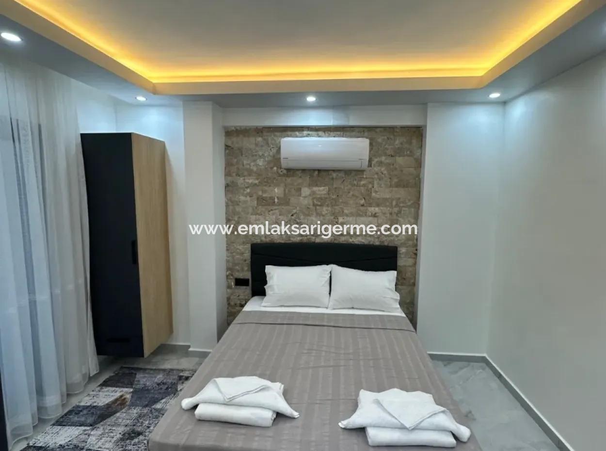 Eskiköy'de 14.136 M2 Tarla İçerisinde 4+1 Satılık Villa