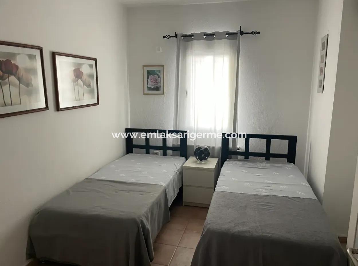 Okçular'da 1007M2 Arsa İçinde Satılık Villa